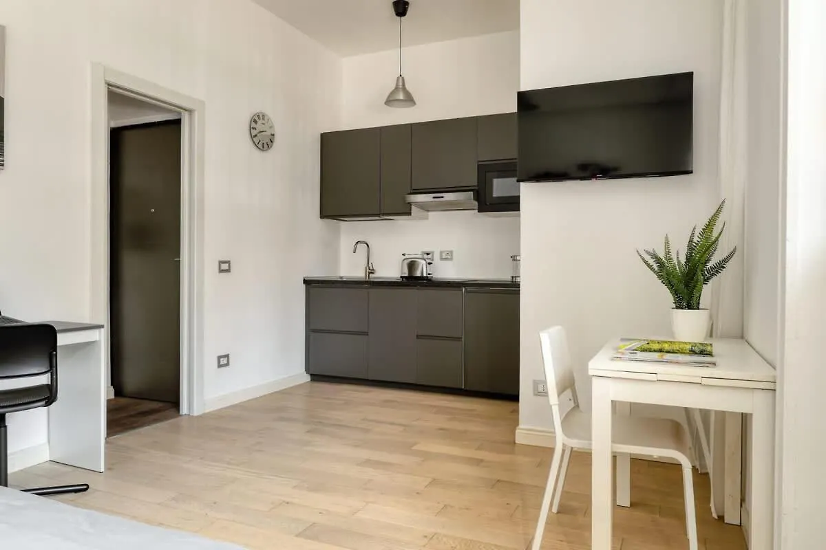 San Siro Suite - Close To The Stadium And Fiera Milano 0*,  İtalya