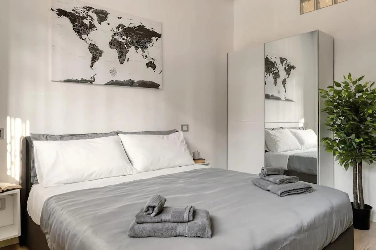 San Siro Suite - Close To The Stadium And Fiera Milano 0*,  İtalya